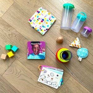 LOVEVERY The Explorer Play Kit 9-10 Months